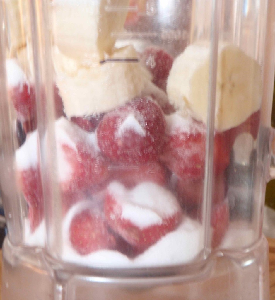 first steps of a frozen fruit smoothie