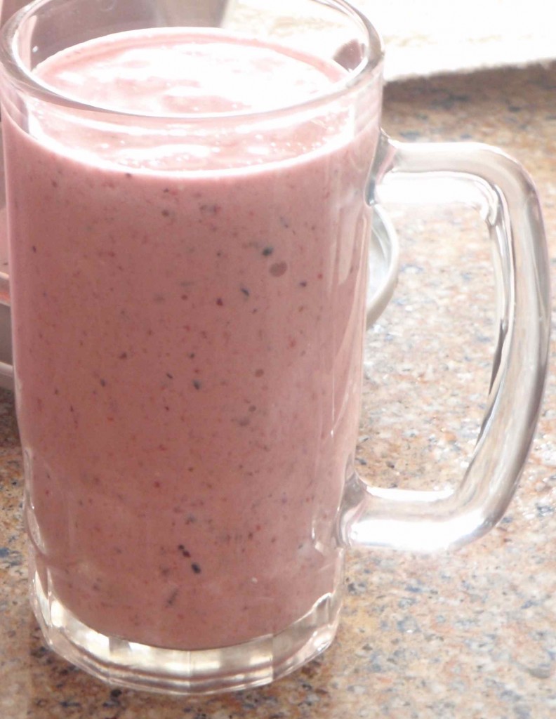 Longing for a Luscious Lunch Time Frozen Fruit Yogurt Smoothie